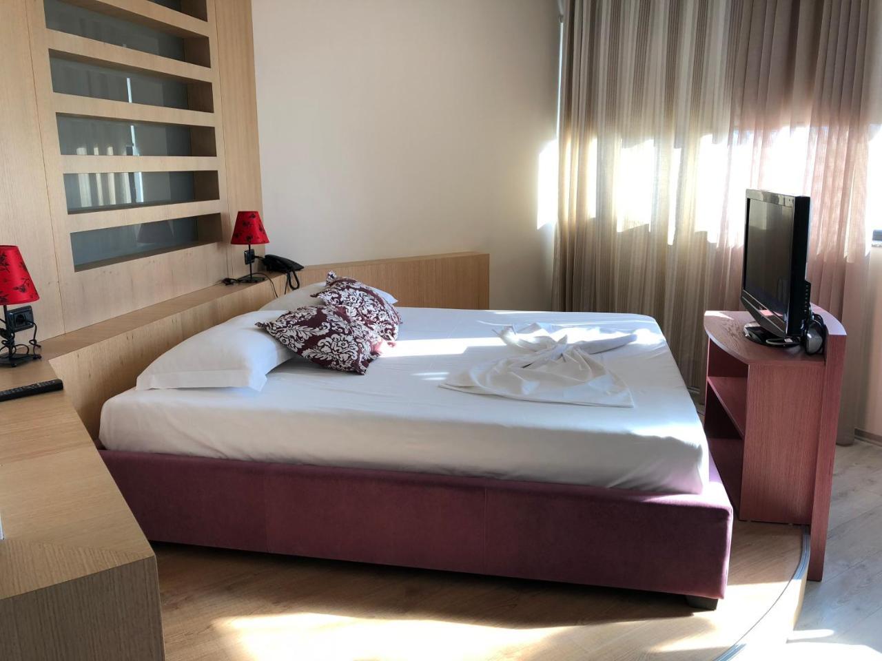 Icon Hotel Vlore Ngoại thất bức ảnh
