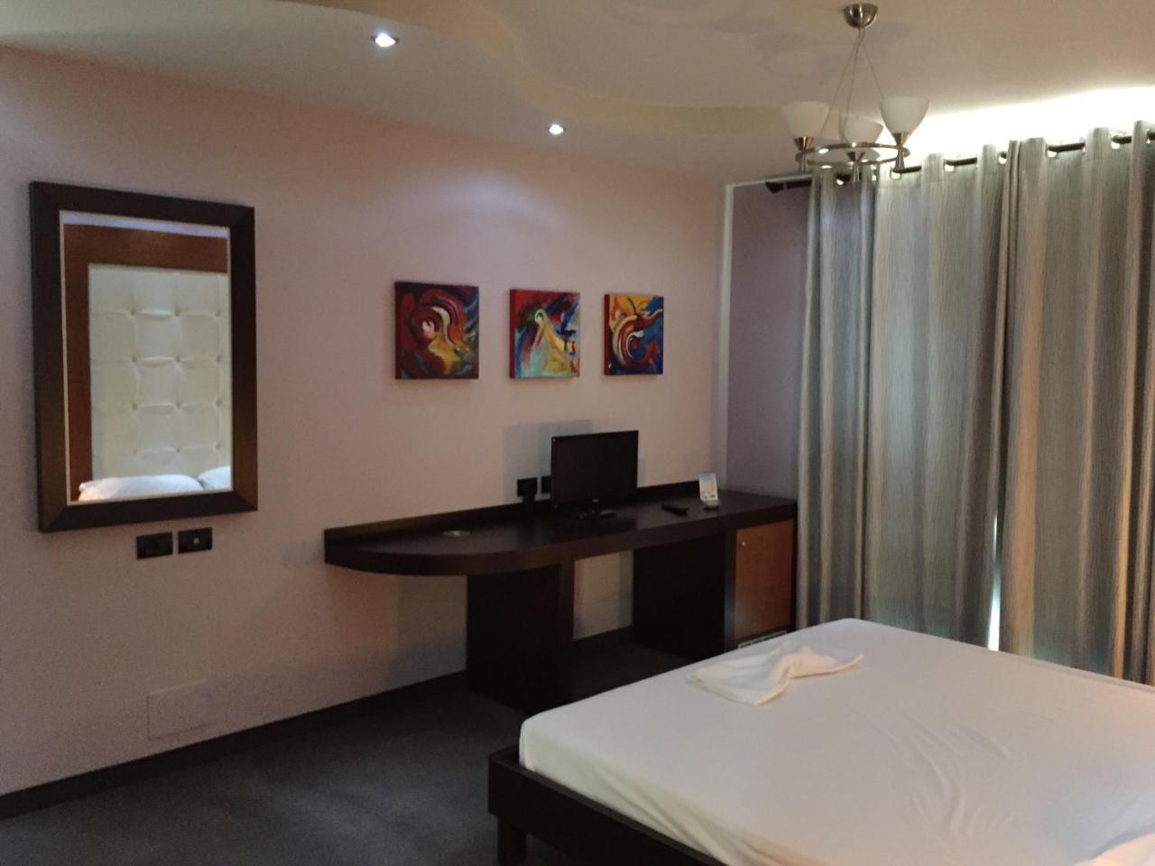 Icon Hotel Vlore Ngoại thất bức ảnh